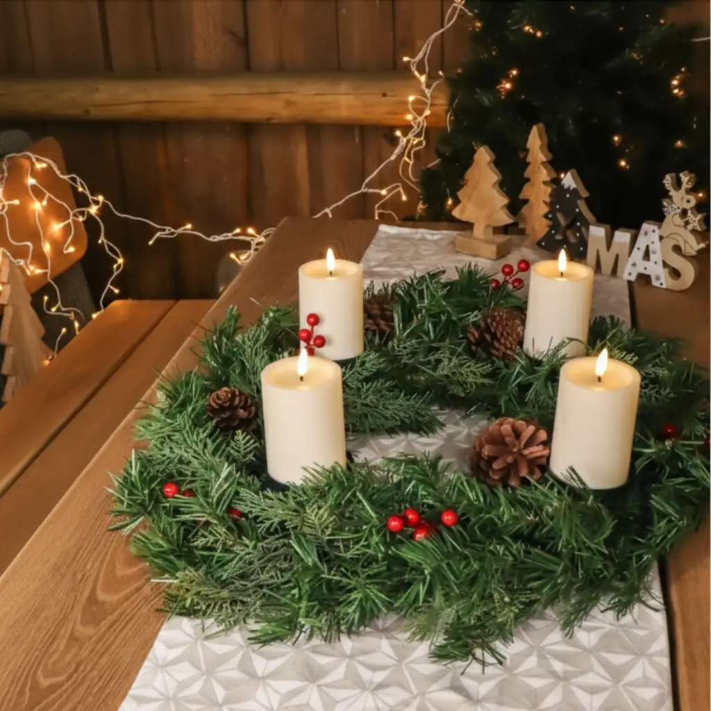 Künstlicher Adventskranz Weihnachtsdeko mit echten Zapfen und roten Beeren geschmückt