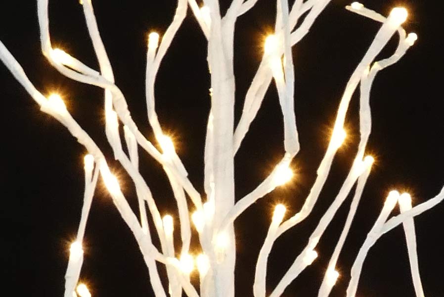 details-led-baum Festlicher LED-Lichterbaum 160 cm mit 200 warmweißen LEDs für innen und außen