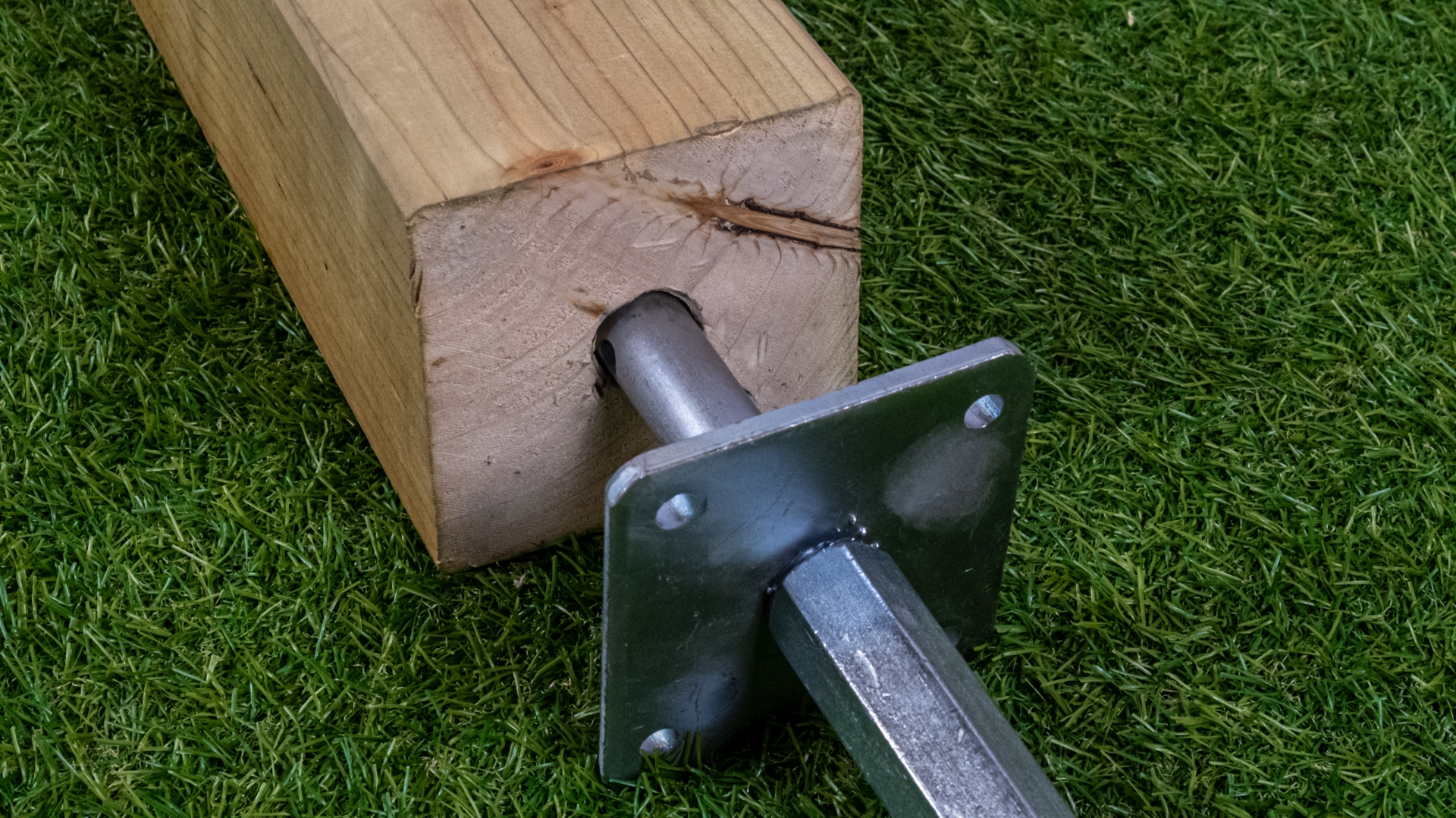 T-Pfostenträger mit Dorn höhenverstellbar zum Einbetonieren für Pfosten mit 11-14 cm