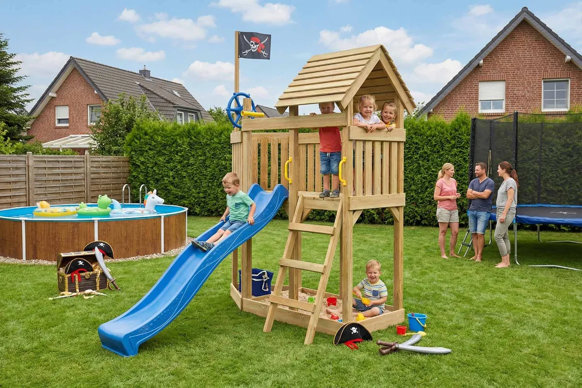 Spielturm Mia Aktiv mit blauer Rutsche und Leiter