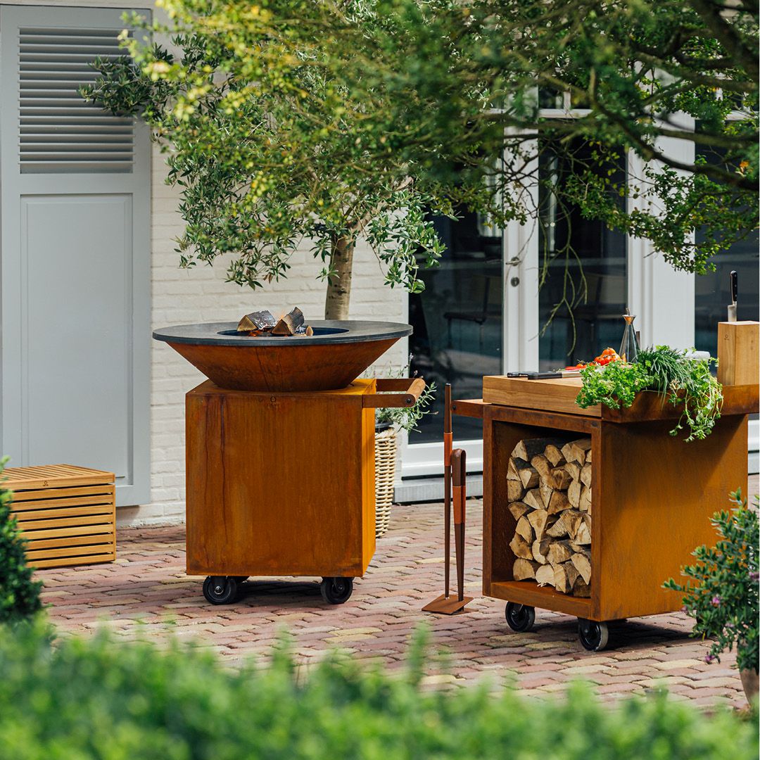OC-100-pro-Ambiente OFYR Classic Corten 100 PRO mit Rollen Feuerschale Feuerring Grillschale