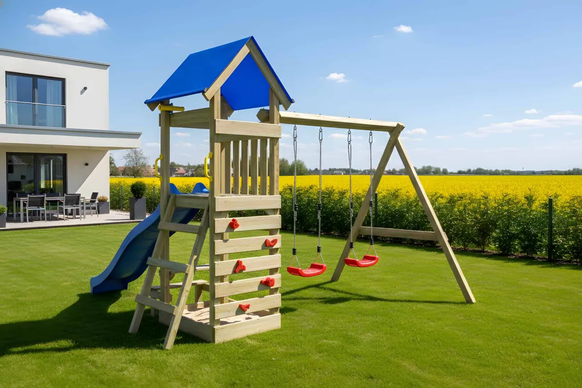 Spielturm Julia Abenteuer mit Doppelschaukel Kletterwand und roter Rutsche