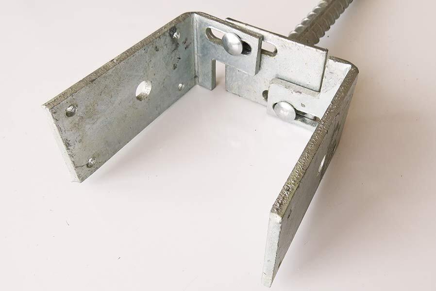 U-Pfostenträger verstellbar für Pfostenbreite von 65 bis 120 mm mit Dolle zum Einbetonieren