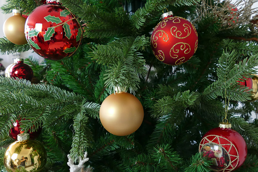 christbaumkugeln-rot-gold Christbaumschmuck-Set 112-teilig Christbaumkugeln Rentieranhänger Deko Christbaum-Anhänger