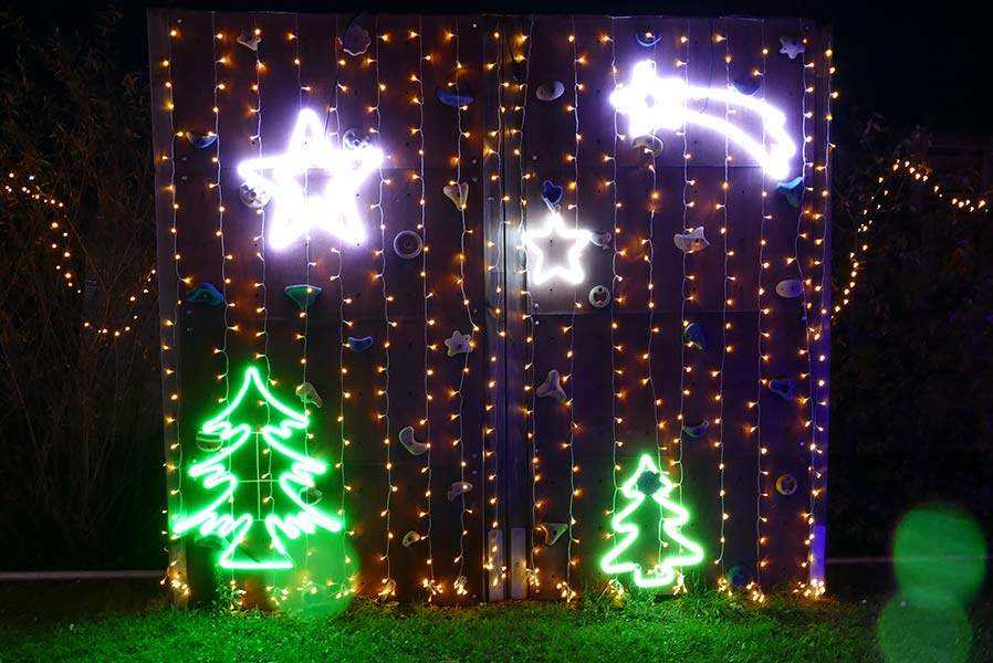 led-vorhang-aussen-3x3 Lichtervorhang 3x3 m 300 LED warmweiß LED-Vorhang mit 8 Programmen