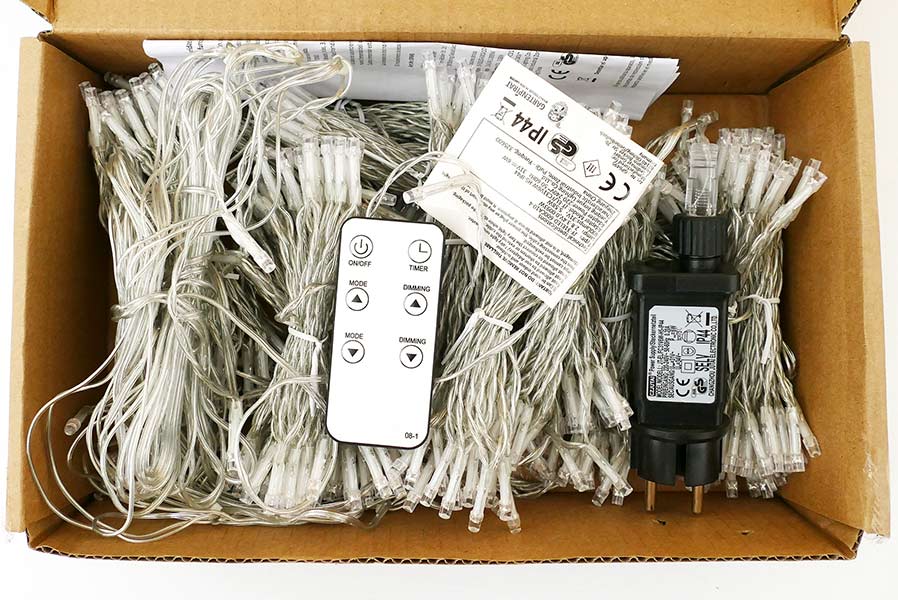 karton-mit-lichterkette Lichtervorhang 3x3 m 300 LED warmweiß LED-Vorhang mit 8 Programmen